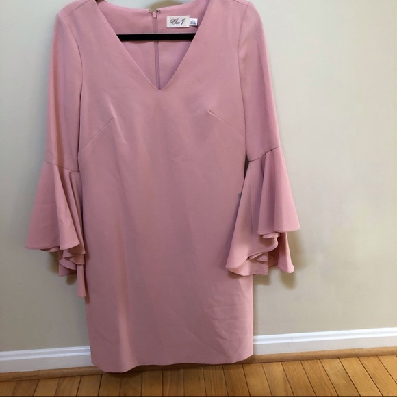 Eliza J Belle Sleeve Dress - Picture 4 of 5